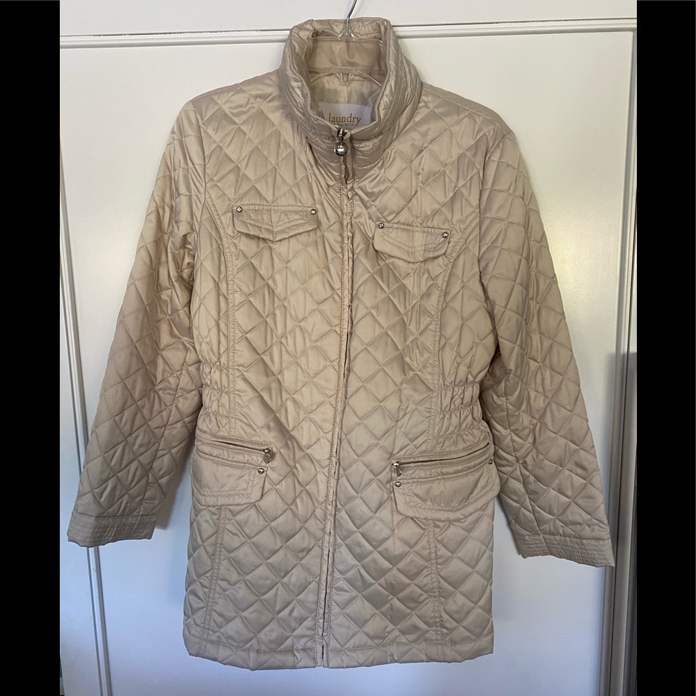 Laundry by Shelli Segal light beige/cream quilted coat. Size Medium